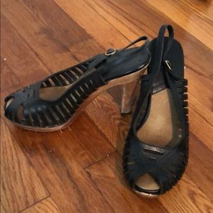 Strappy Heels for summer !